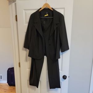 Like-new Alfani Suit 16W